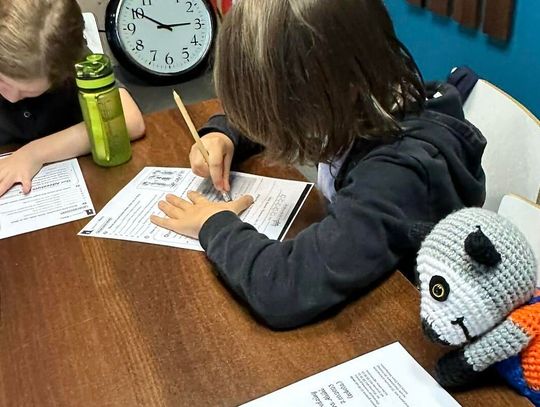 Angielski dla dzieci Warszawa – jak wybrać szkołę, która naprawdę rozwinie językowe umiejętności Twojego dziecka?