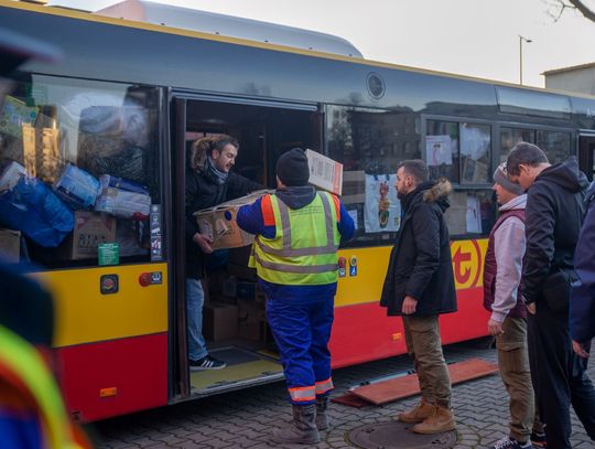 Autobusy pełne darów dla Ukrainy odjechały z Woli
