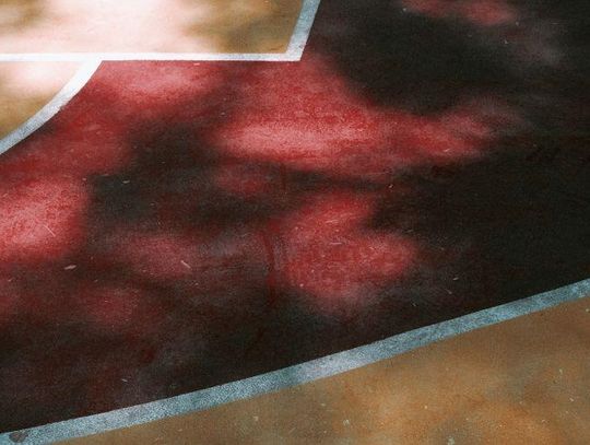 Farba do betonu AKSILBET – jak skutecznie zabezpieczyć i odświeżyć beton na zewnątrz?