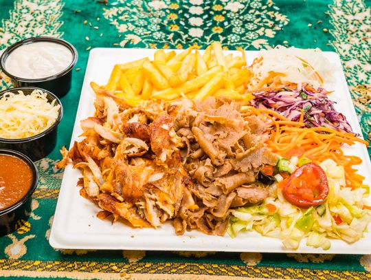 Kebab w centrum Warszawy – gdzie warto zajrzeć między spotkaniami?