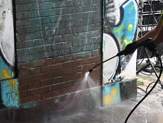 Miasto planuje rozpocząć walkę z bazgrołami i pseudo-graffiti