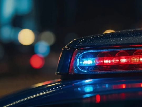 Policja poszukuje sprawców kradzieży. Rozpoznajesz te osoby? Zgłoś się!