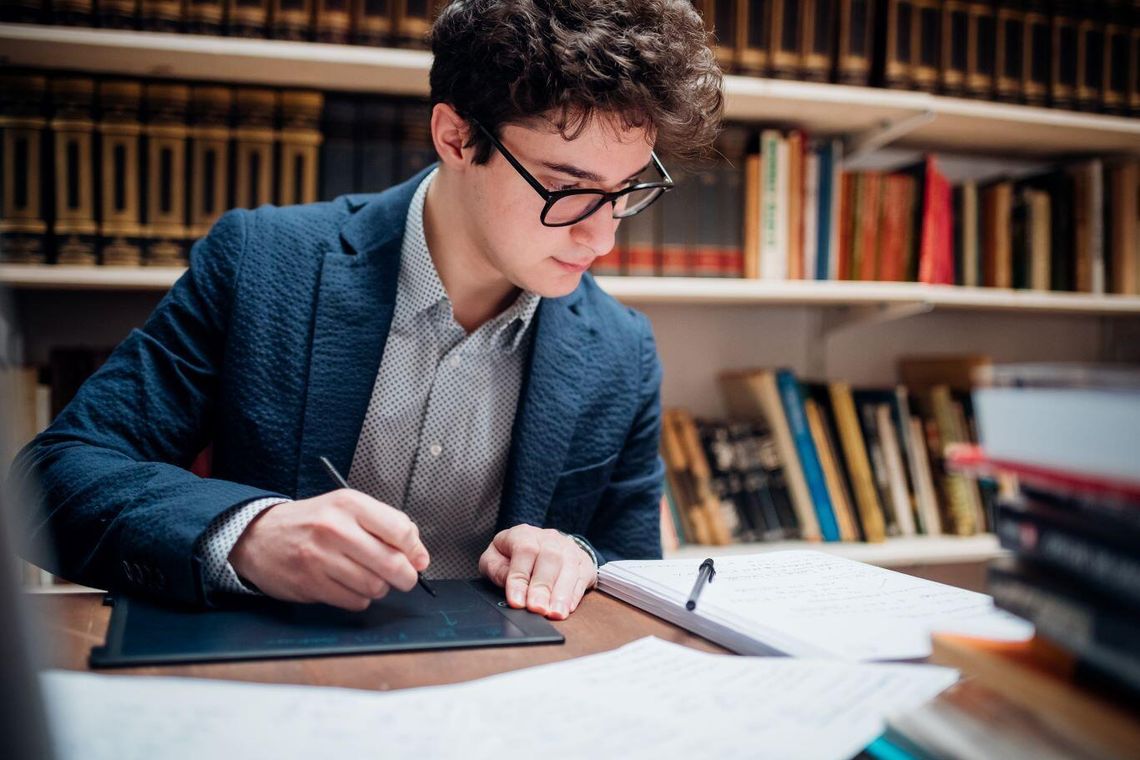 Kariera prawnika w stolicy - jak zacząć studia i zdobyć doświadczenie w kancelariach?