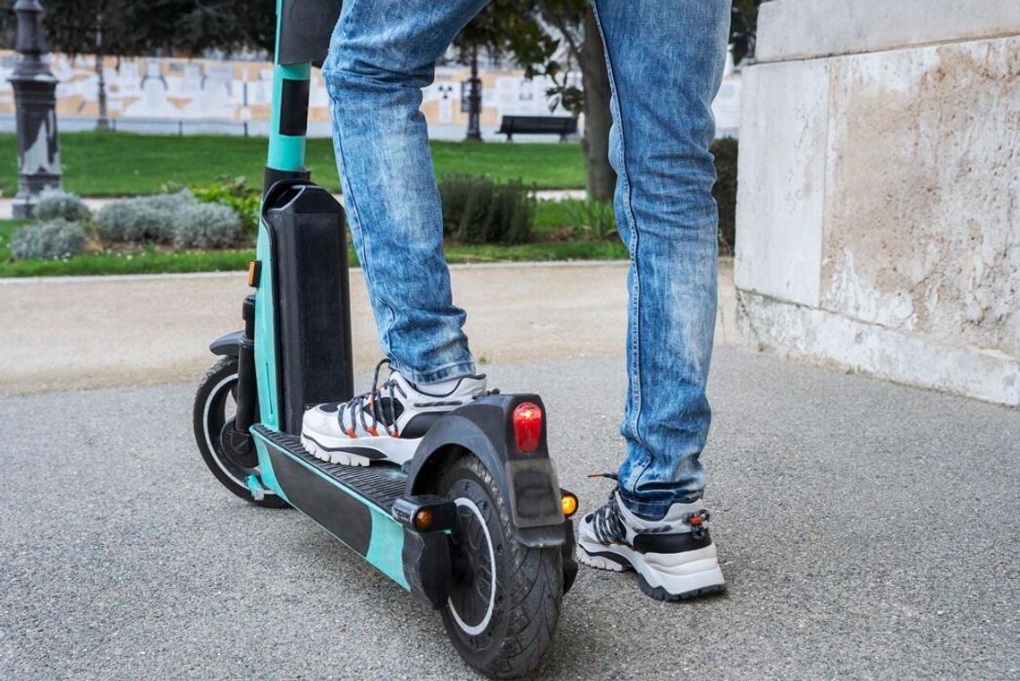 Nowe zasady dla hulajnóg w Warszawie? Możliwe zakazy w parkach i ograniczenia prędkości! Nowe zasady dla hulajnóg w Warszawie? Możliwe zakazy w parkach i ograniczenia prędkości!