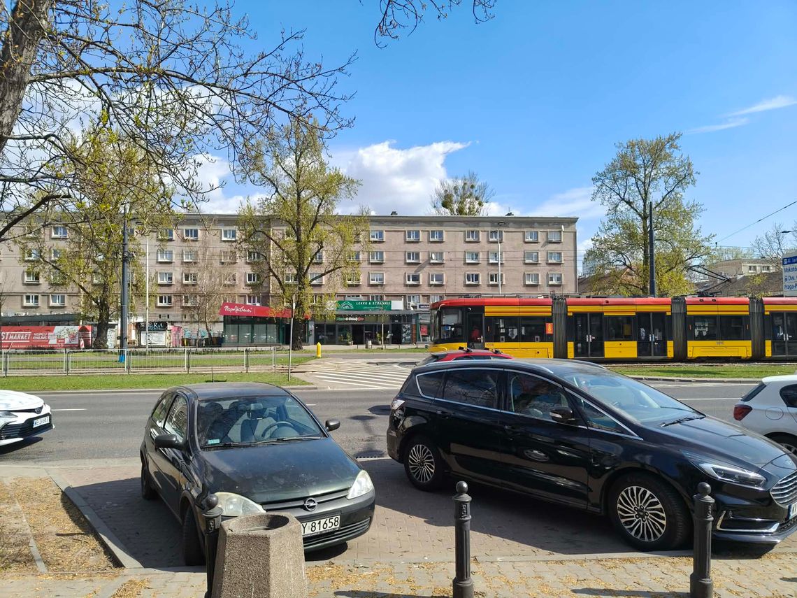 Piesi zyskają w al. Jana Pawła II. Mają powstać trzy nowe przejścia dla pieszych Piesi zyskają w al. Jana Pawła II. Mają powstać trzy nowe przejścia dla pieszych