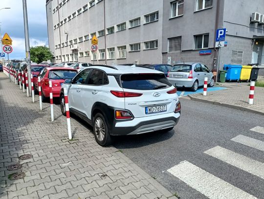 Mistrzowie parkowania #8 - nielegalne parkowanie