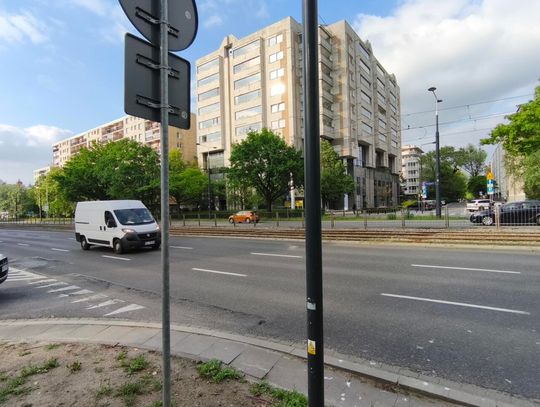 Jeden Muranów dzieli jedna aleja. Trzy nowe przejścia dla pieszych powstaną na Alei Jana Pawła II